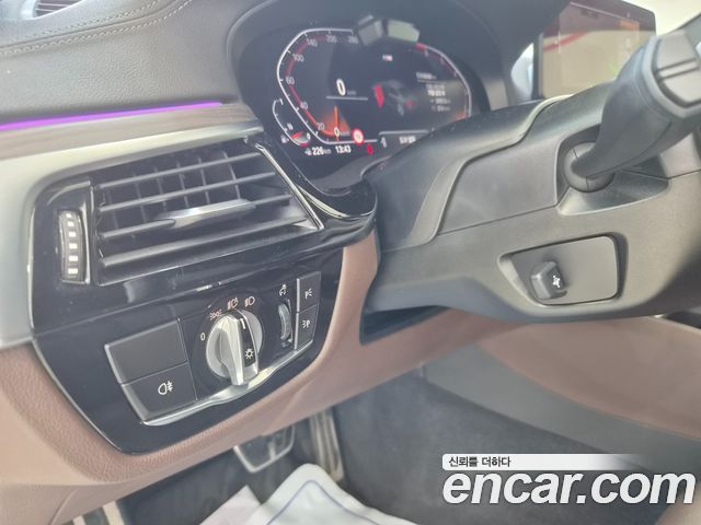 BMW 5 Series (G30) 530i M Sport Package 2021 — фото 17