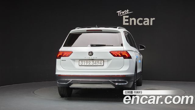 Volkswagen Tiguan Allspace 2.0 TSI Prestige 2024 — фото 4