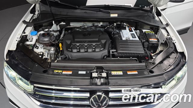 Volkswagen Tiguan Allspace 2.0 TSI Prestige 2024 — фото 6