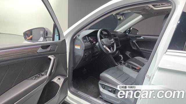 Volkswagen Tiguan Allspace 2.0 TSI Prestige 2024 — фото 10