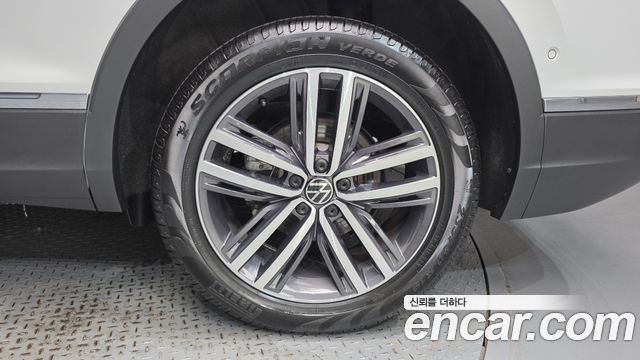 Volkswagen Tiguan Allspace 2.0 TSI Prestige 2024 — фото 21