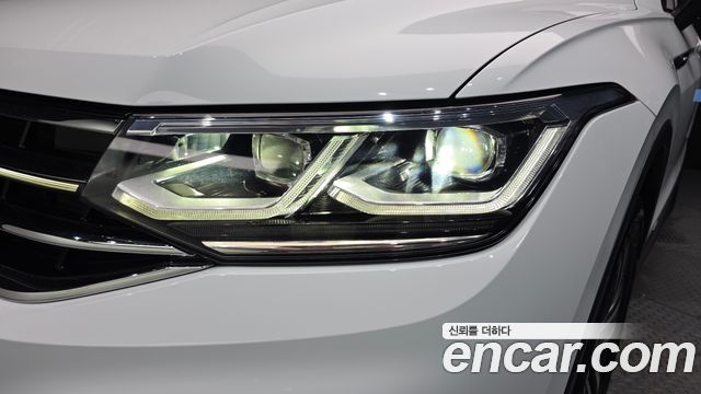 Volkswagen Tiguan Allspace 2.0 TSI Prestige 2024 — фото 22
