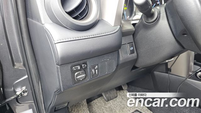 Toyota RAV4 2.5 4WD Hybrid 4th 2017 — фото 17