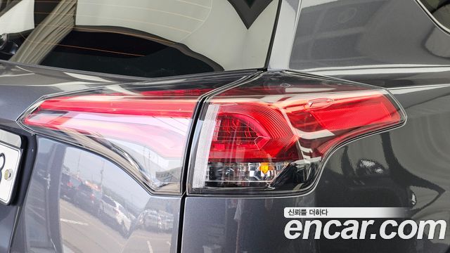 Toyota RAV4 2.5 4WD Hybrid 4th 2017 — фото 23