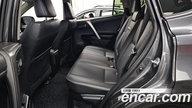 Toyota RAV4 2.5 4WD Hybrid 4th 2017 — фото 26
