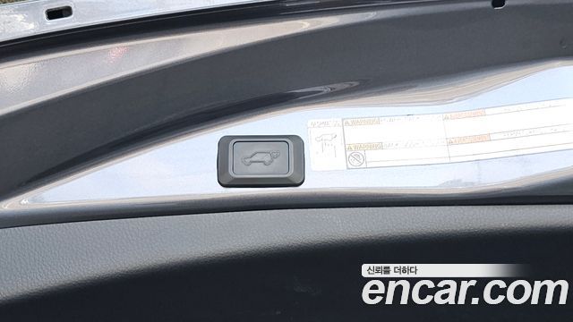 Toyota RAV4 2.5 4WD Hybrid 4th 2017 — фото 27