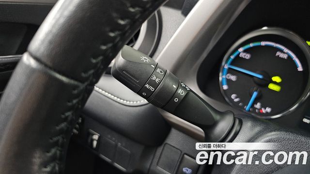 Toyota RAV4 2.5 4WD Hybrid 4th 2017 — фото 33