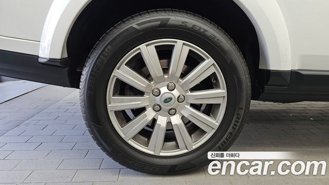 Land Rover Discovery 4 3.0 SDV6 SE 2013 — фото 5