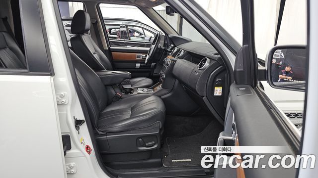 Land Rover Discovery 4 3.0 SDV6 SE 2013 — фото 11