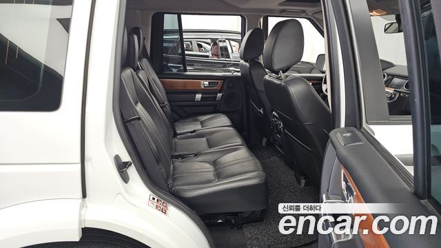 Land Rover Discovery 4 3.0 SDV6 SE 2013 — фото 12