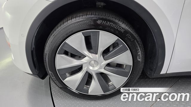 Tesla Model Y Long Range AWD 2022 — фото 5