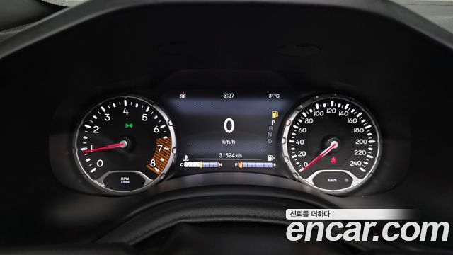 Jeep Renegade 1.3 Limited 2022 — фото 8