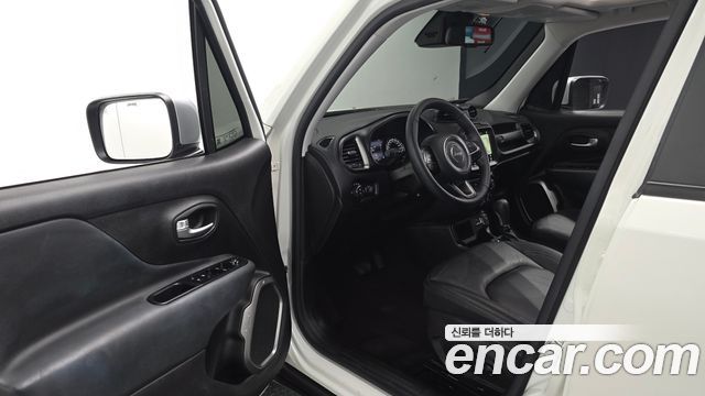 Jeep Renegade 1.3 Limited 2022 — фото 10