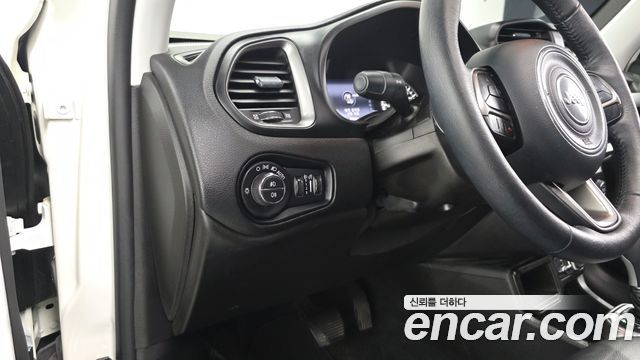 Jeep Renegade 1.3 Limited 2022 — фото 13