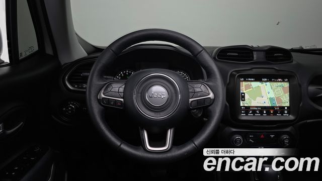 Jeep Renegade 1.3 Limited 2022 — фото 14