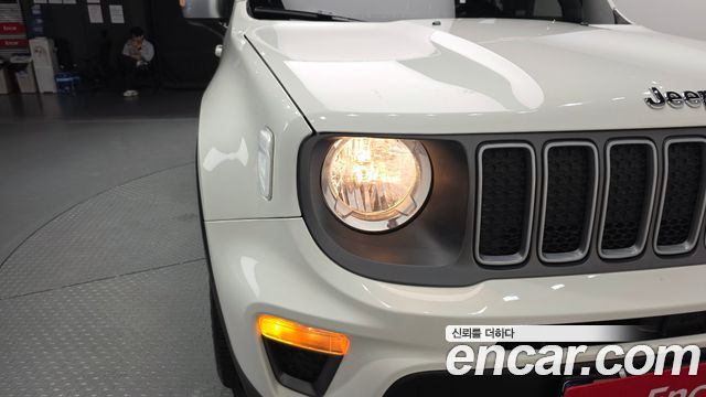 Jeep Renegade 1.3 Limited 2022 — фото 22