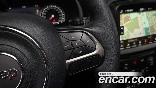Jeep Renegade 1.3 Limited 2022 — фото 32