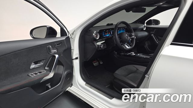 Mercedes-Benz A-Class (W177) AMG A45 S 4MATIC+ Hatchback 2025 — фото 10