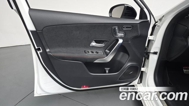 Mercedes-Benz A-Class (W177) AMG A45 S 4MATIC+ Hatchback 2025 — фото 27