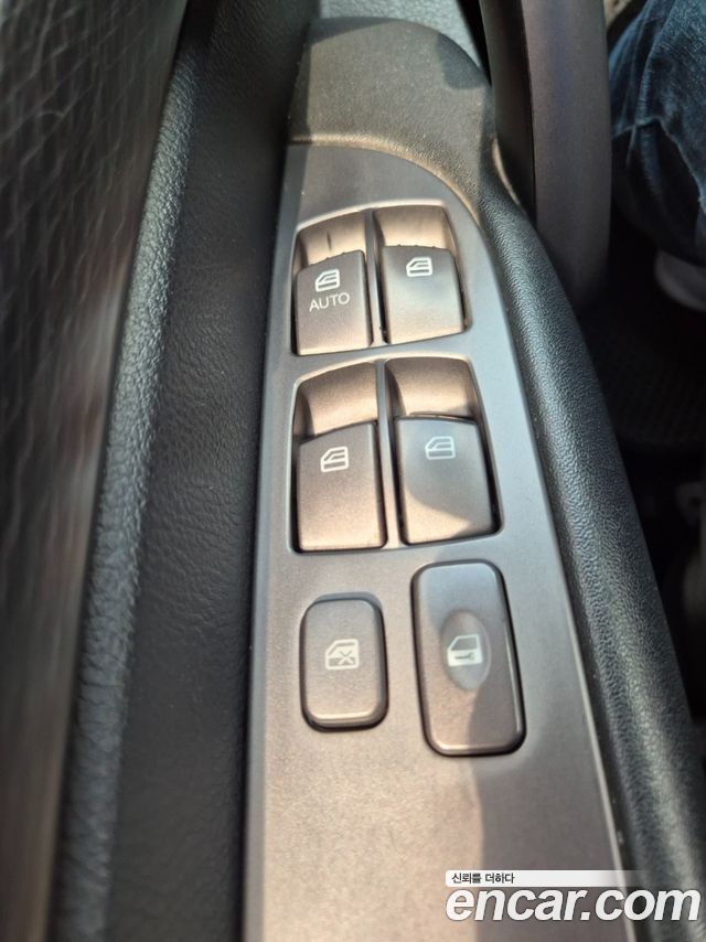 KG Mobility (SsangYong) Korando Turismo 4WD TX 9-seater 2017 — фото 15