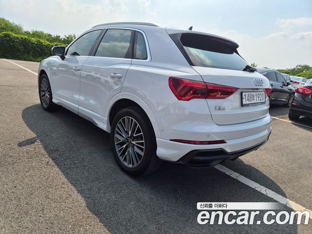 Audi Q3 (F3) 35 TDI Premium 2022 — фото 2