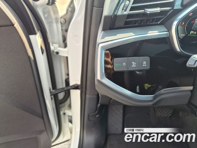 Audi Q3 (F3) 35 TDI Premium 2022 — фото 16