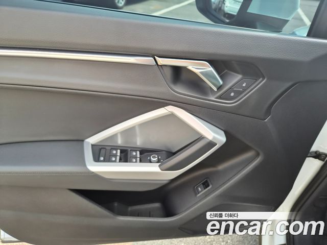 Audi Q3 (F3) 35 TDI Premium 2022 — фото 17