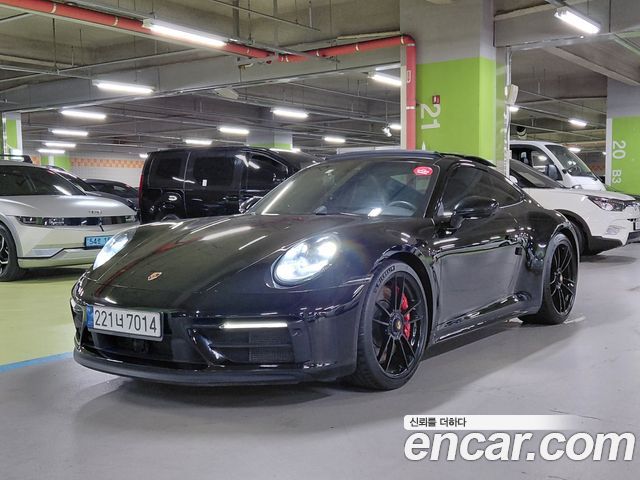 Porsche 911 (992) Carrera 4 GTS
