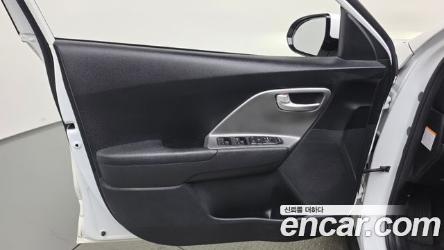 Kia Niro Plus Earth 2023 — фото 24