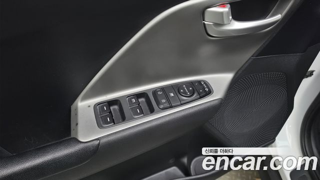Kia Niro Plus Earth 2023 — фото 30