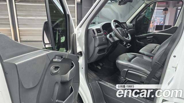 Renault Korea Master 2.3 Van L 2024 — фото 10
