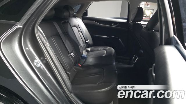 Kia K5 (III) 2.0 Prestige 2023 — фото 12