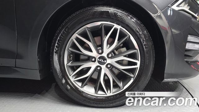 Kia K5 (III) 2.0 Prestige 2023 — фото 21