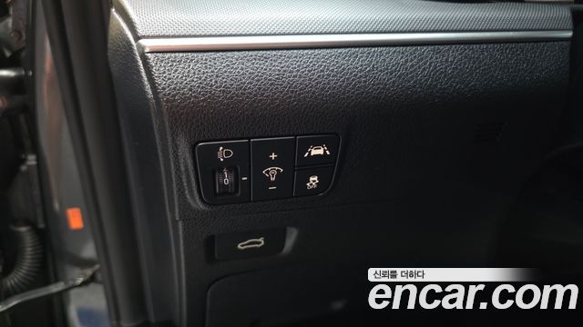 Kia K5 (III) 2.0 Prestige 2023 — фото 31