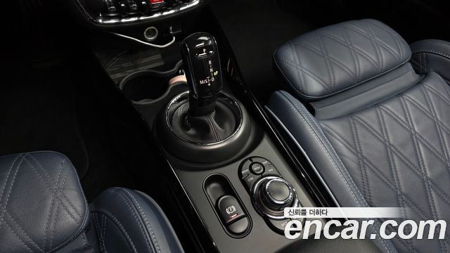 MINI Cooper S Clubman Shadow Edition 2nd 2022 — фото 9