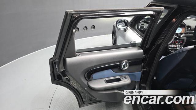 MINI Cooper S Clubman Shadow Edition 2nd 2022 — фото 25