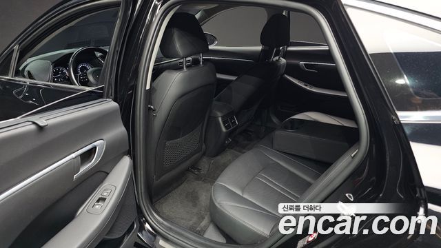 Hyundai Sonata (DN8) 2.0 Premium Family 2021 — фото 12