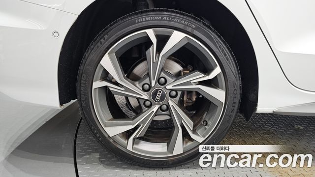 Audi A3 (8Y) 40 TFSI Premium 2023 — фото 5