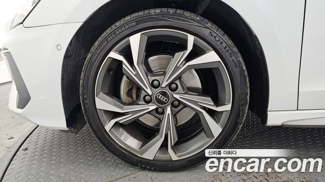 Audi A3 (8Y) 40 TFSI Premium 2023 — фото 21