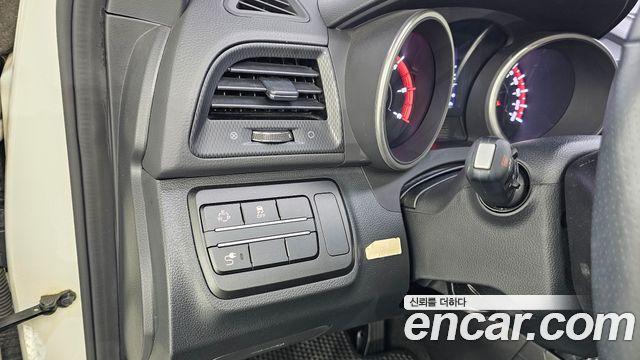 KG Mobility (SsangYong) Tivoli Air Diesel IX 2WD 2017 — фото 17