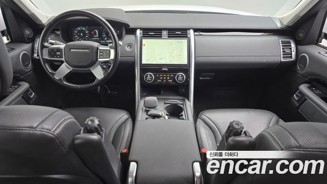 Land Rover Discovery 5 D250 SE 2022 — фото 7