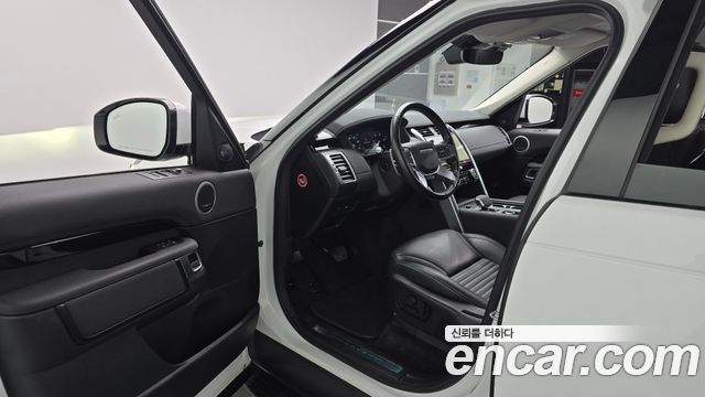 Land Rover Discovery 5 D250 SE 2022 — фото 10