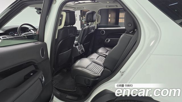 Land Rover Discovery 5 D250 SE 2022 — фото 11