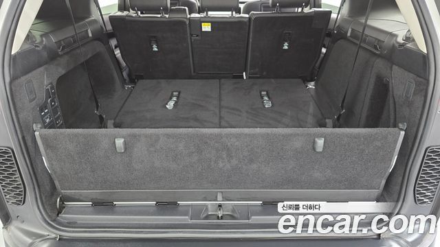 Land Rover Discovery 5 D250 SE 2022 — фото 16