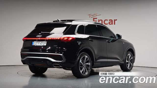 Audi Q5 (80A) 40 TFSI Quattro S Line 2025 — фото 2
