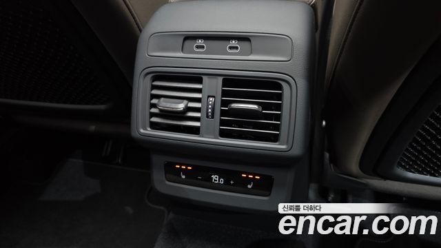 Audi Q5 (80A) 40 TFSI Quattro S Line 2025 — фото 19