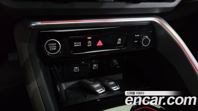 Audi Q5 (80A) 40 TFSI Quattro S Line 2025 — фото 32