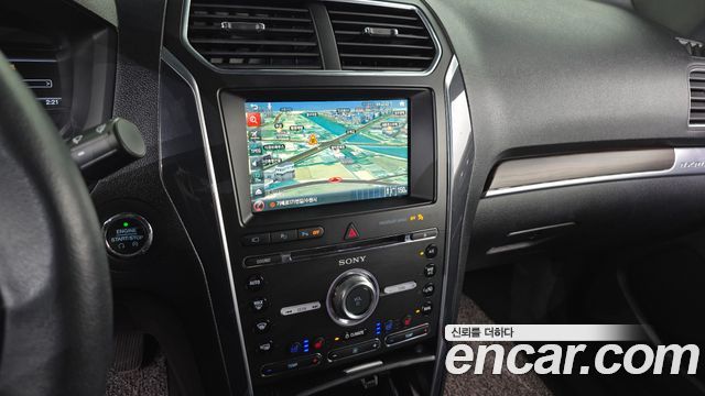 Ford Explorer 2.3 Limited 4WD 5th 2018 — фото 12