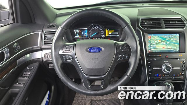 Ford Explorer 2.3 Limited 4WD 5th 2018 — фото 13