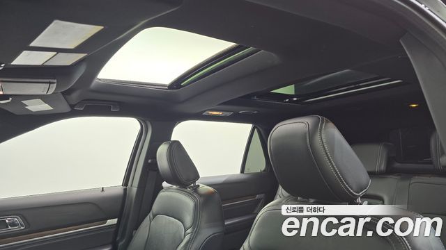 Ford Explorer 2.3 Limited 4WD 5th 2018 — фото 16